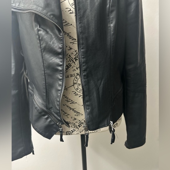 Blank NYC Sleek Biker Black Faux Leather Jacket - Picture 5 of 12